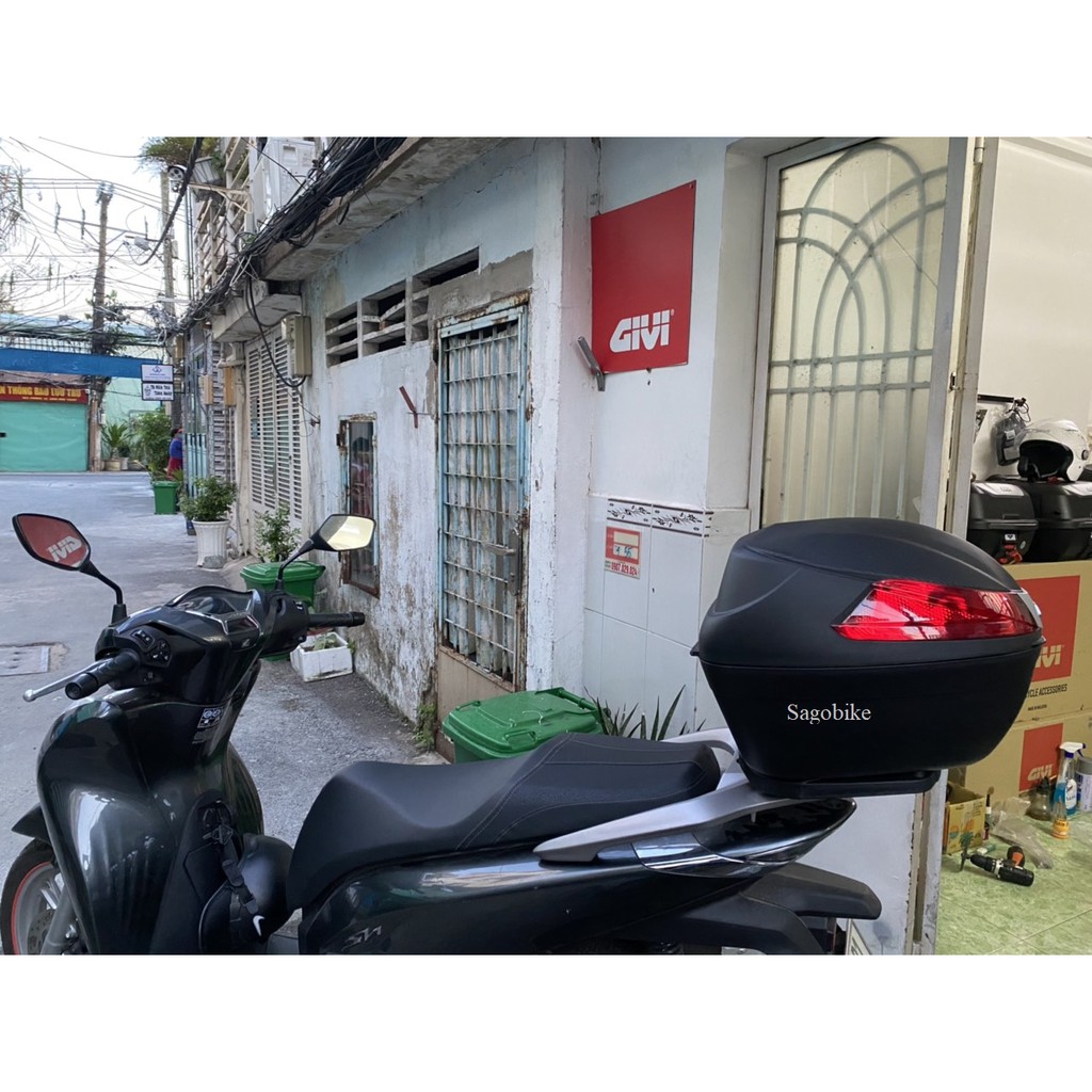 Thùng xe Sh, thùng Givi B34N kèm đế và bát gắn, lắp trực tiếp trên cảng xe, hàng Givi chính hãng, bảo hành 2 năm