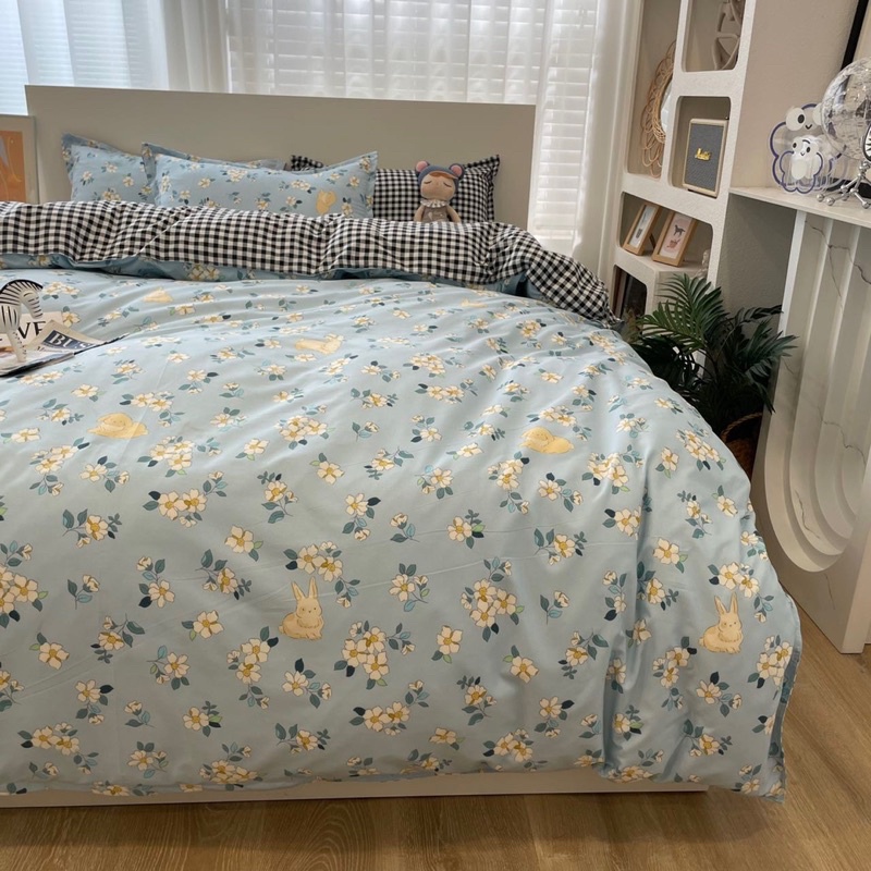 Bộ chăn ga gối Cotton Poly Nhập Khẩu chần bông dày mẫu Hoa Nhí Xanh Biển Decor Home