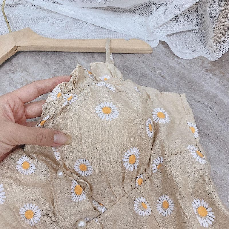 Maxi linen hoa cúc 2 dây, ngực lót bra, nhíu ply | BigBuy360 - bigbuy360.vn