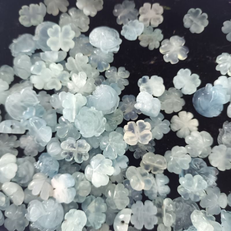 mặt 4 lá xanh dương may mắn hạnh phúc giữ tài lộc cho mệnh mộc thủy