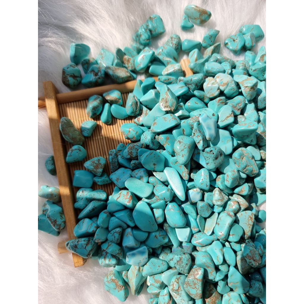 Đá vụn tự nhiên thanh tẩy Howlite xanh (Blue Howlite) dùng trong Tarot, Reiki, Phong thủy