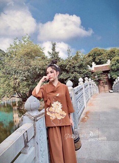 Bộ đi chùa thêu hoa sen