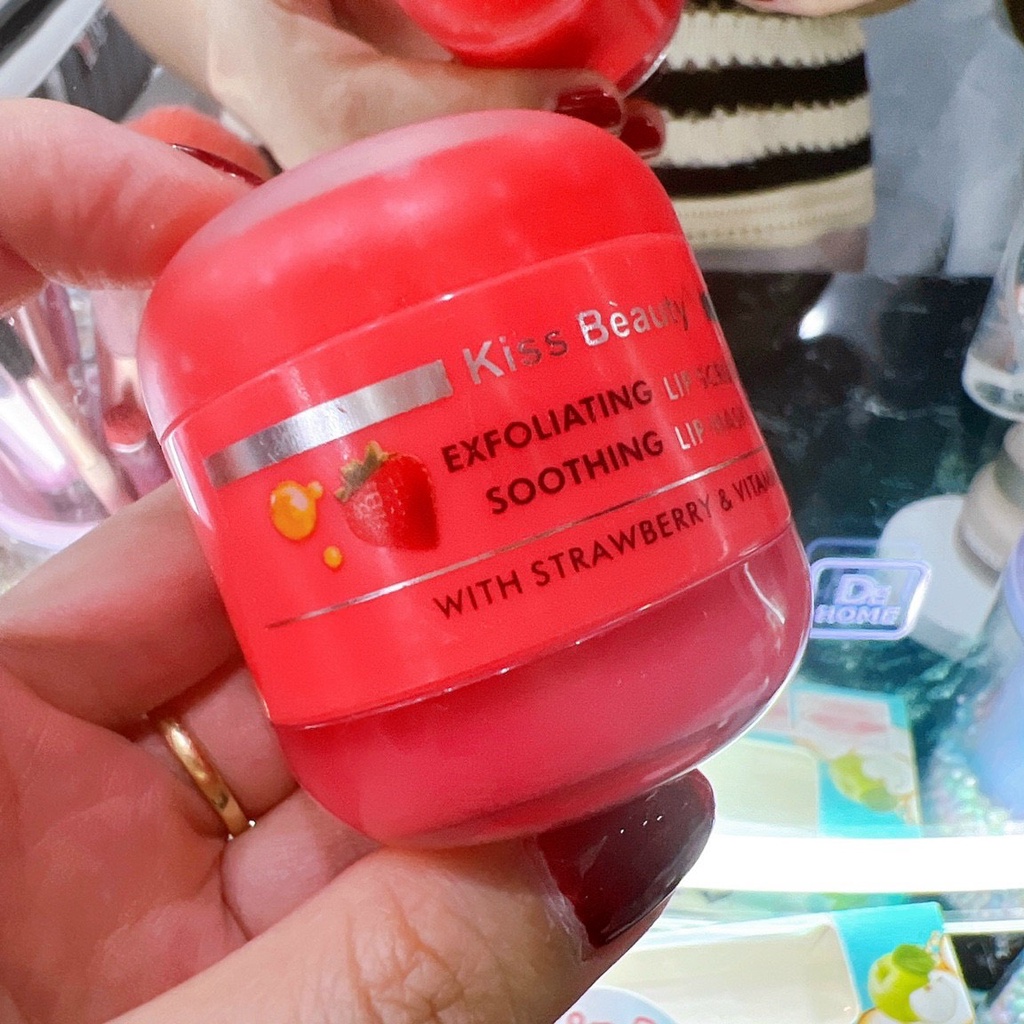Lọ dưỡng môi + tẩy tế bào môi Kissbeauty