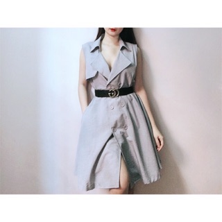 Đầm vest nút xoè bồng