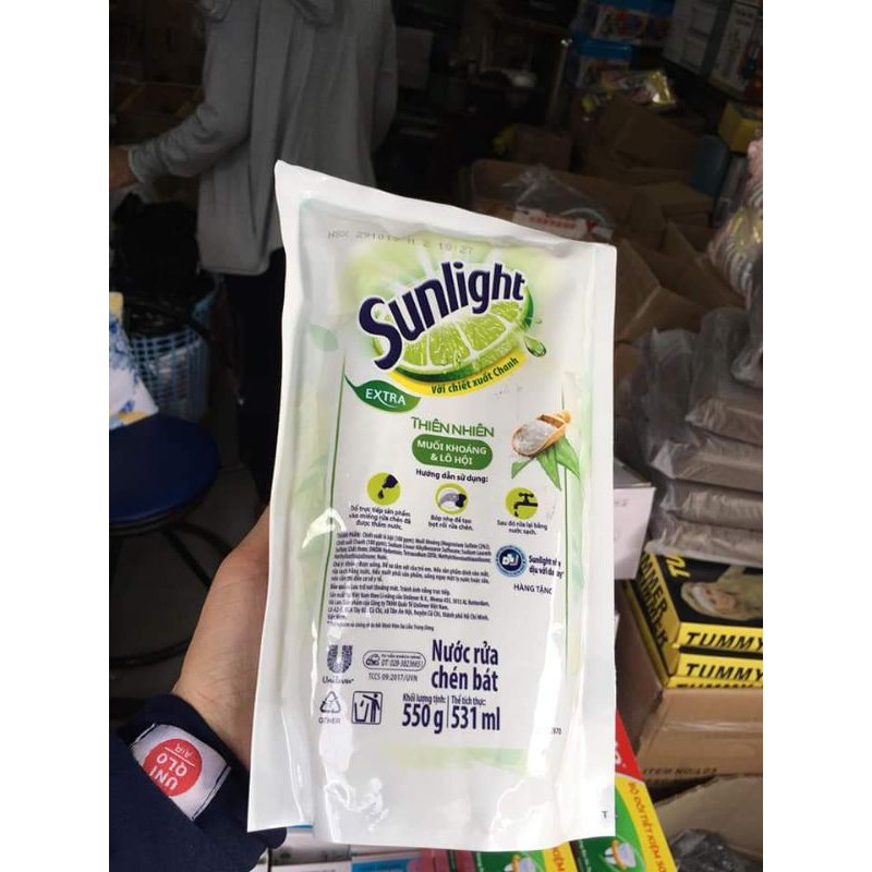 Nước rửa chén sunlight 550g..