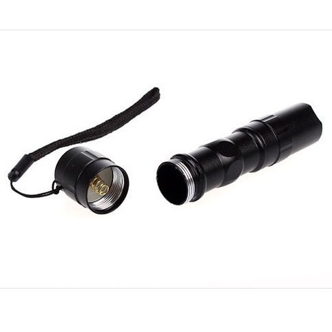 Đèn Pin bao gồm pin kèm hộp và dây