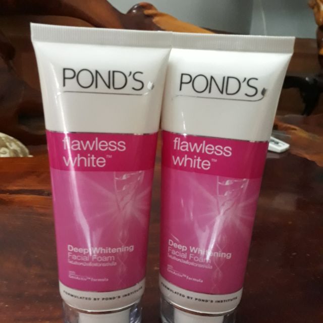 Sữa rửa mặt Pond's Hồng Flawless White - Deep Whitening Facial Foam