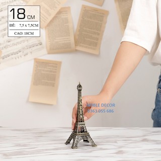 Mô hình tháp Eiffel