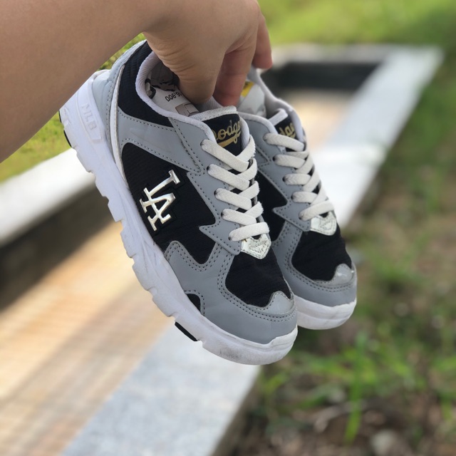 Combo 2 giày thể thao