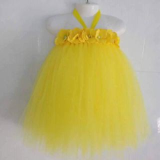 Đầm tutu vàng cho bé