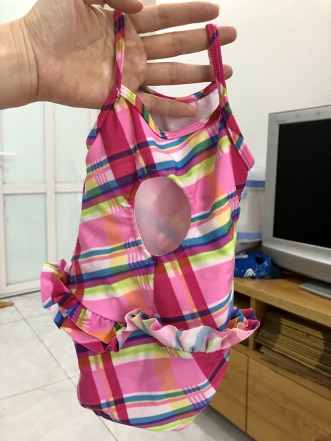 Thanh lý đồ bơi cho bé gái 1-2 tuổi mới 100%, xách tay mỹ, tặng kèm bình uống nước của prediasure