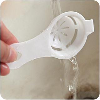 Dụng cụ tách lòng đỏ trứng tiện dụng