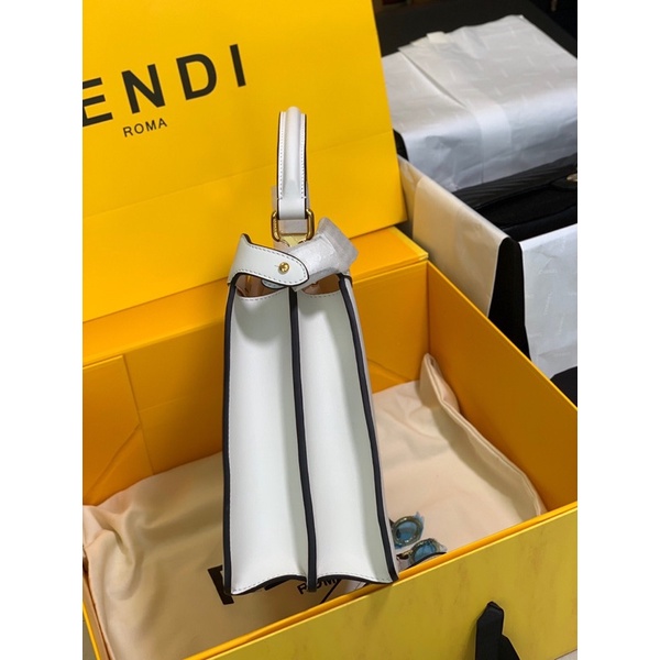 Túi fendi tay cầm
