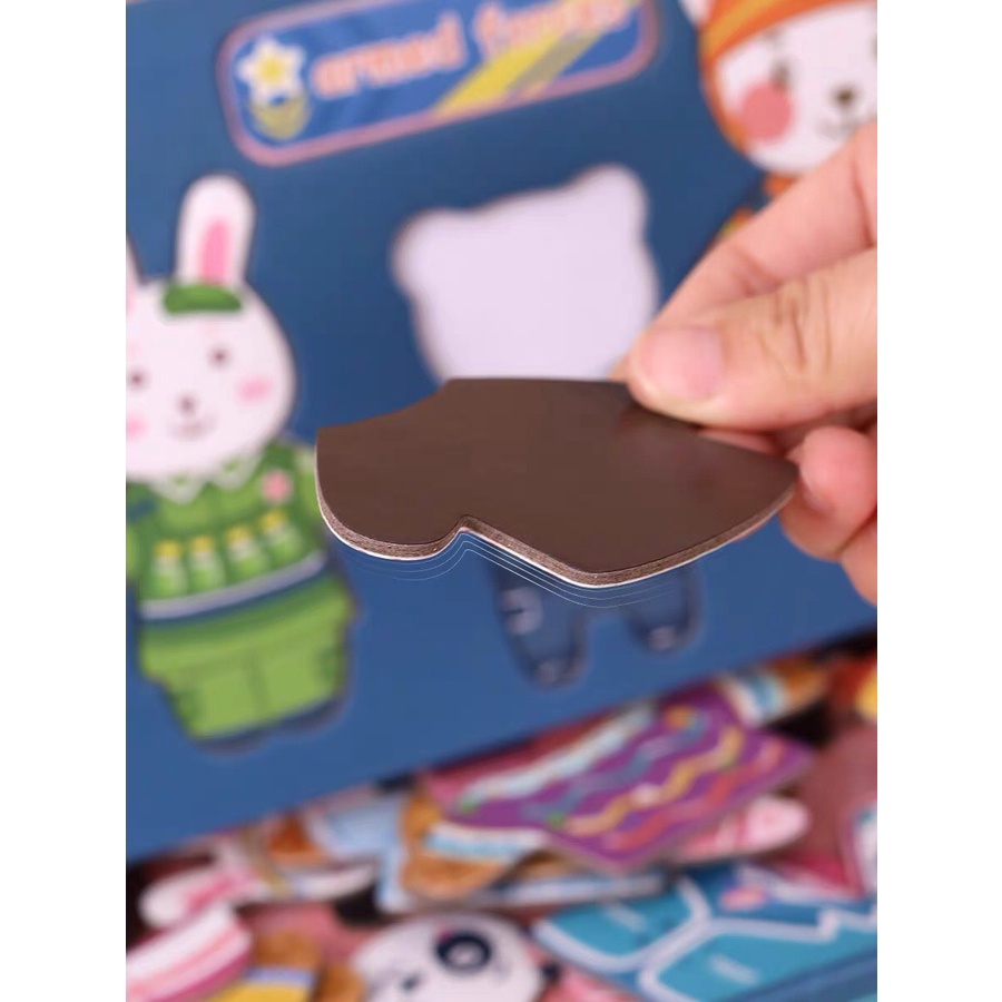 Trò chơi ghép hình thay trang phục gia đình gấu kèm bút viết bảng