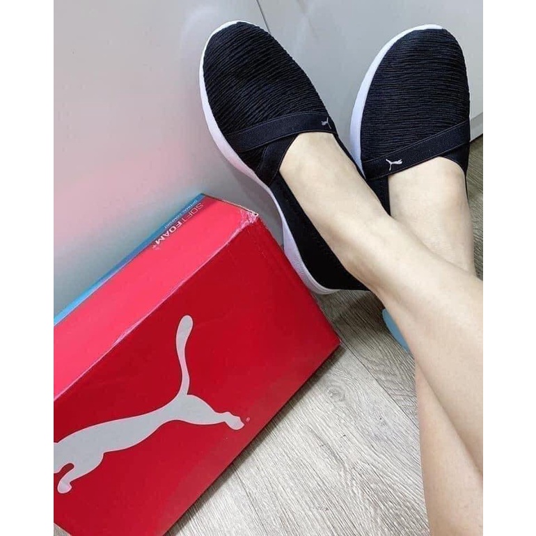 SĂN SALE HÃNG GIÀY NỮ SLIP ON PUMA ĐEN ĐẾ TRẮNG SIZE 37.5VN - 7US 369621 01