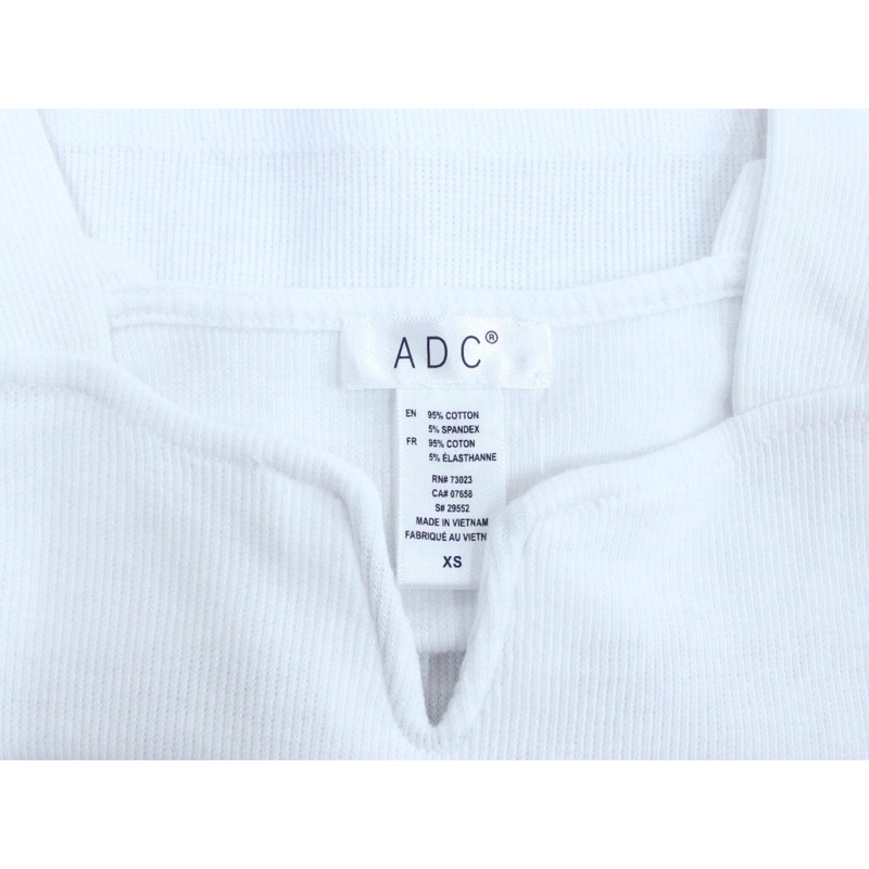Áo croptop thun gân có gọng V vnxk