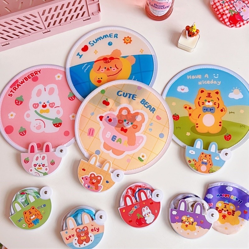 Quạt gấp gọn tự bung bỏ túi tiện lợi, nhiều hình cute - Mẫu ngẫu nhiên