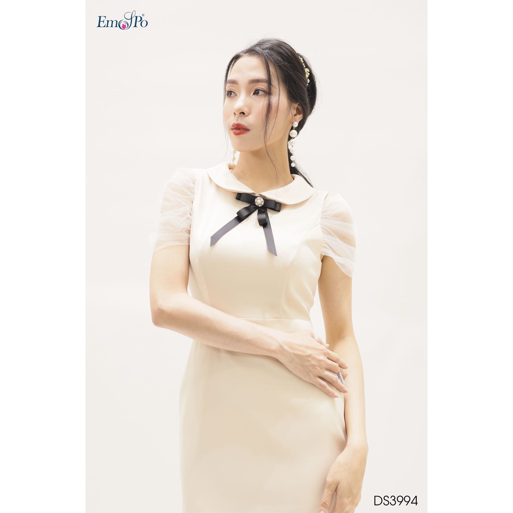 Đầm ôm cổ sen, tay và gấu phối voan, nơ cài Emspo DS3994