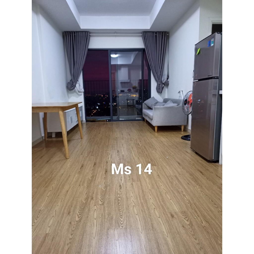 Combo 7 miếng (1m2) sàn nhựa giả gỗ có keo sẵn. Nhận thi công