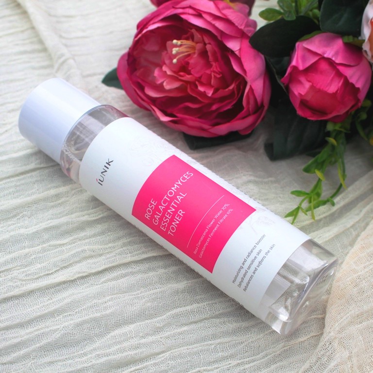 Nước cân bằng cấp ẩm và sáng da chiết xuất hoa hồng IUNIK Rose Galactomyces Essential Toner 200ml