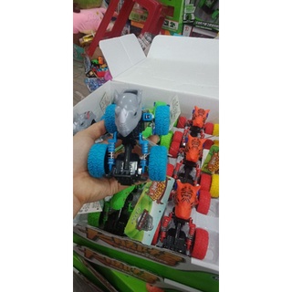 xe ô tô địa hình đầu thú