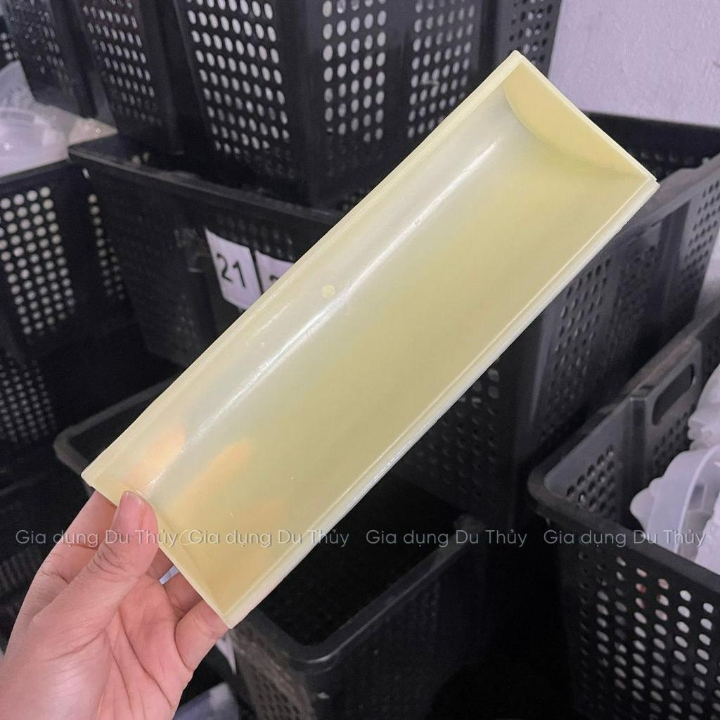 Khuôn rau câu máng dài hình trái tim dài 24 cm chất liệu nhựa PP chịu nhiệt của gia dụng Du Thủy - KHUÔN ĐỔ RAU CÂU MÁNG