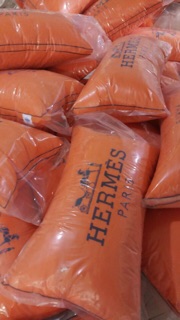 Cặp Ruột Gối Thêu Thương Hiệu HERMES-2 Chiếc