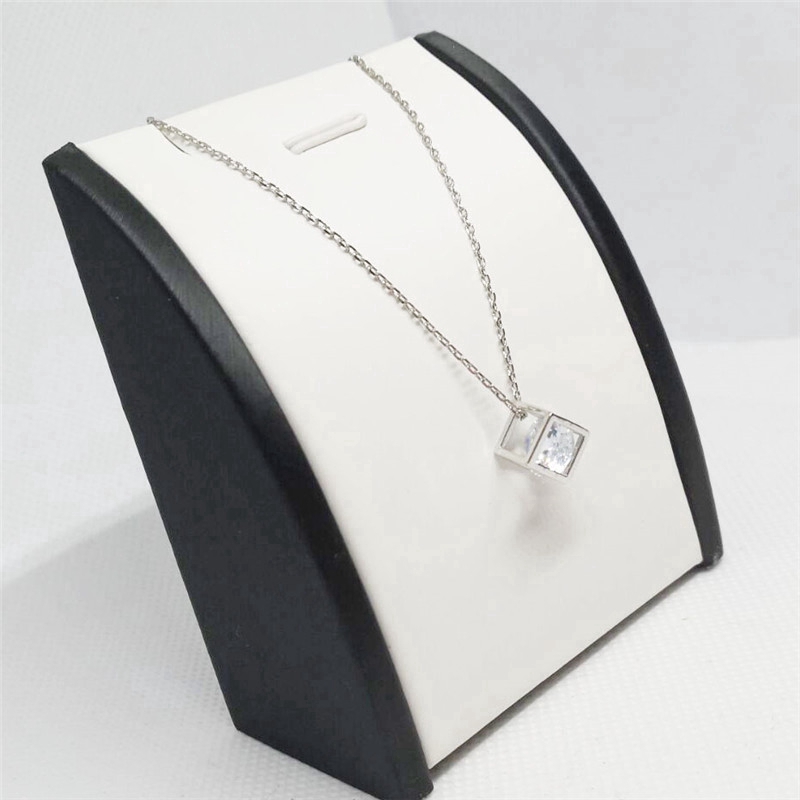 [Mã FASHIONCB232 hoàn tối đa 15K xu đơn 50K] Vòng cổ mặt hình khối trong suốt đính đá Zircon thời trang cho nữ | BigBuy360 - bigbuy360.vn