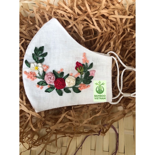 Khẩu trang thêu handmade