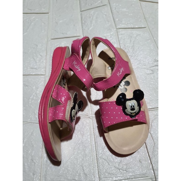 Sandal bé gái Bitias size từ 25-33