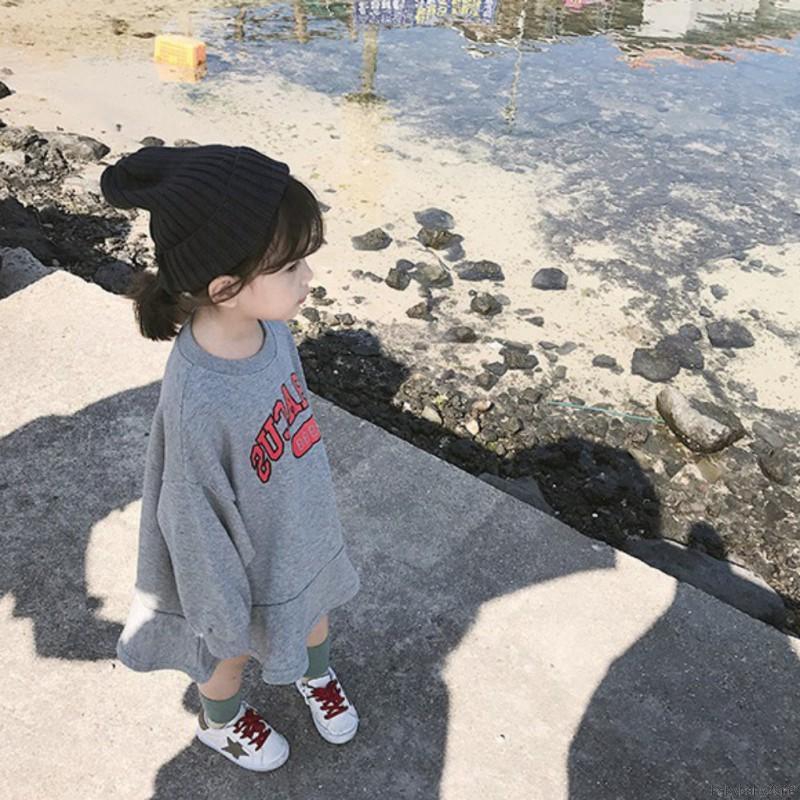 Áo thun sweater cổ tròn in chữ cho bé gái