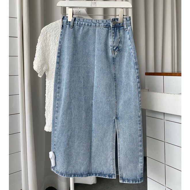 [Mã FADIRECT20 giảm 20K đơn 150K] Chân váy jean dáng dài xẻ 1 bên xanh nhạt - V687 | BigBuy360 - bigbuy360.vn