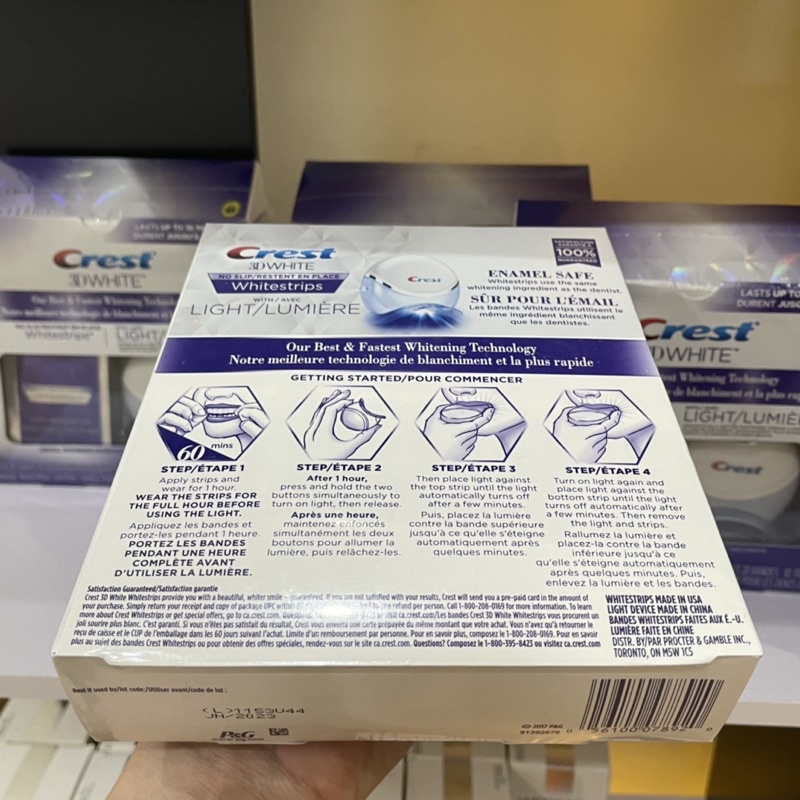 Miếng dán kèm máy chiếu làm trắng răng Crest 3D White 20 Whitestrips &amp; 1 Light