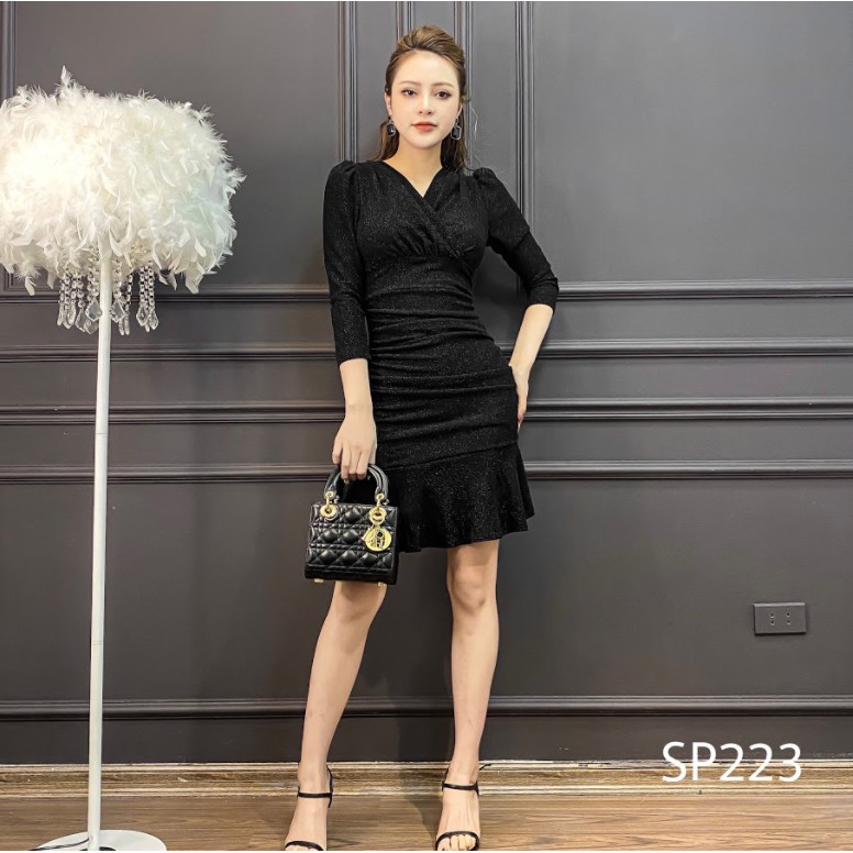 CRYS Váy đuôi cá cổ V tôn dáng, đầm dự tiệc body quyến rũ SP223 | BigBuy360 - bigbuy360.vn