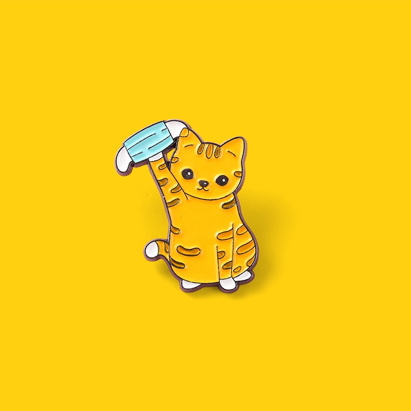 QIHEJEWELRY Cute Masked Cat Brooch Gift for Friends Clothing Accessories