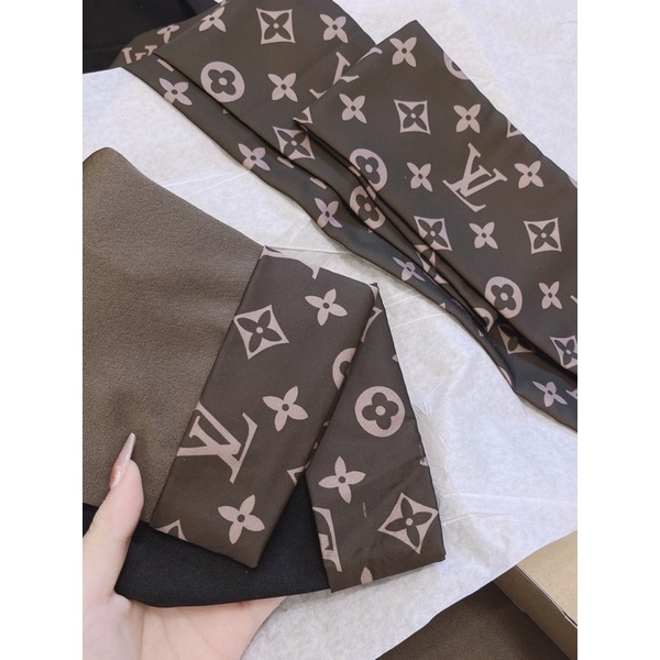 ⚡️BÁN SỈ⚡️Áo vest 2 màu đen và nâu tặng kèm khăn lụa