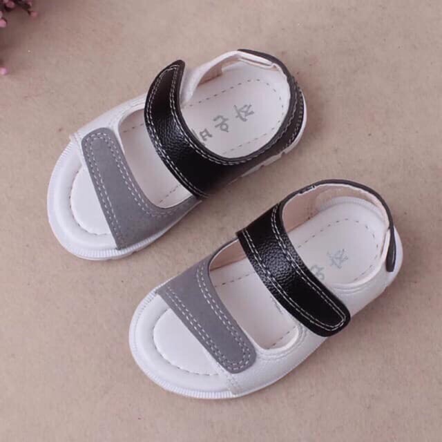 Dép sandal cho bé
