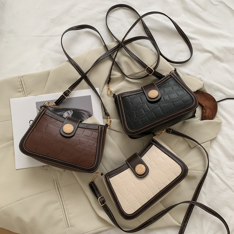 Túi đeo vai JASMIN NOIR họa tiết da cá sấu sành điệu