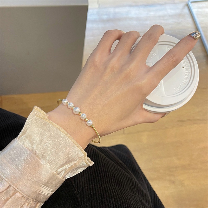 Vòng Tay Đính Hạt Ngọc Trai Nhân Tạo Sang Trọng Dành Cho Nữ