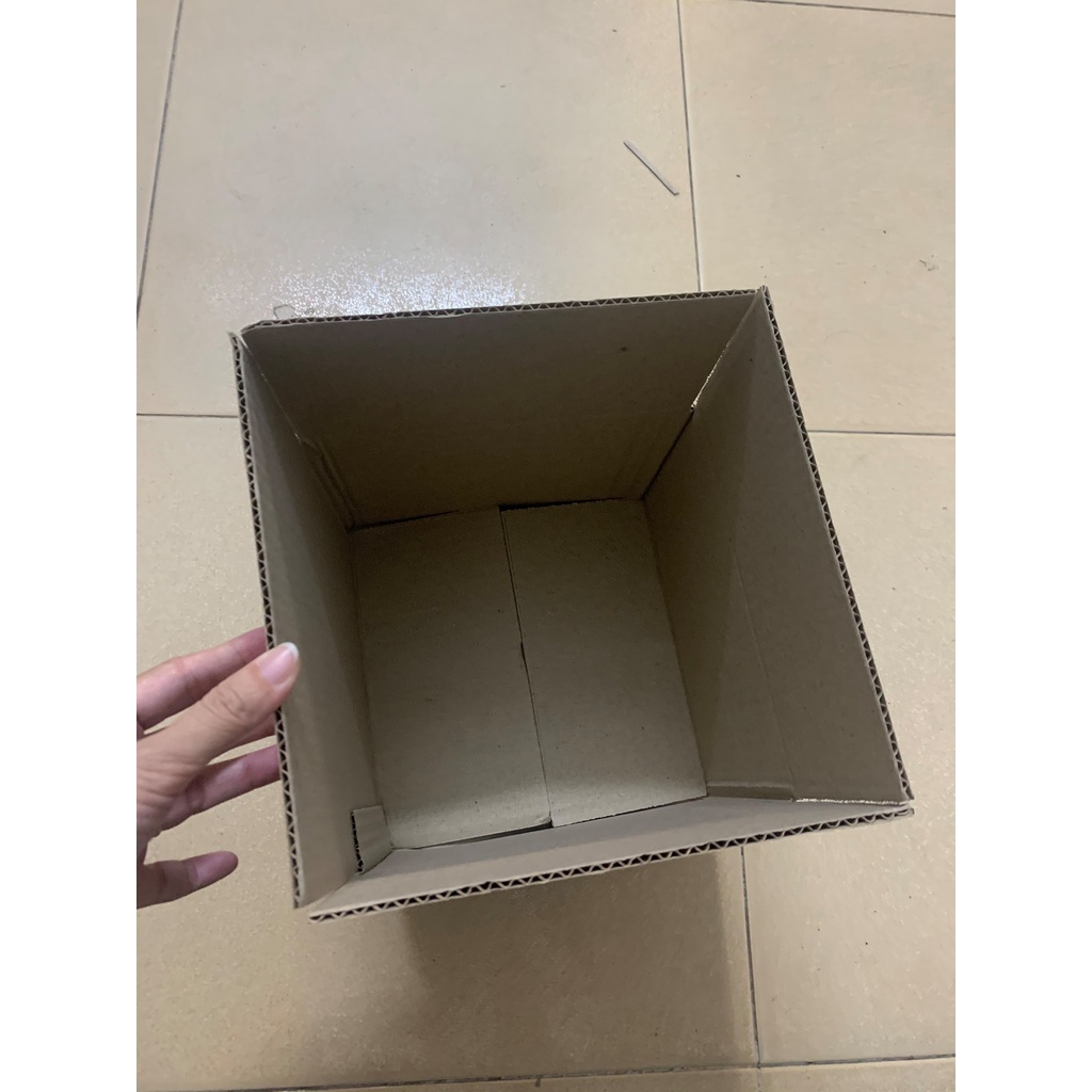 Q12 - 1 Hộp Carton 20x20x15 Cm