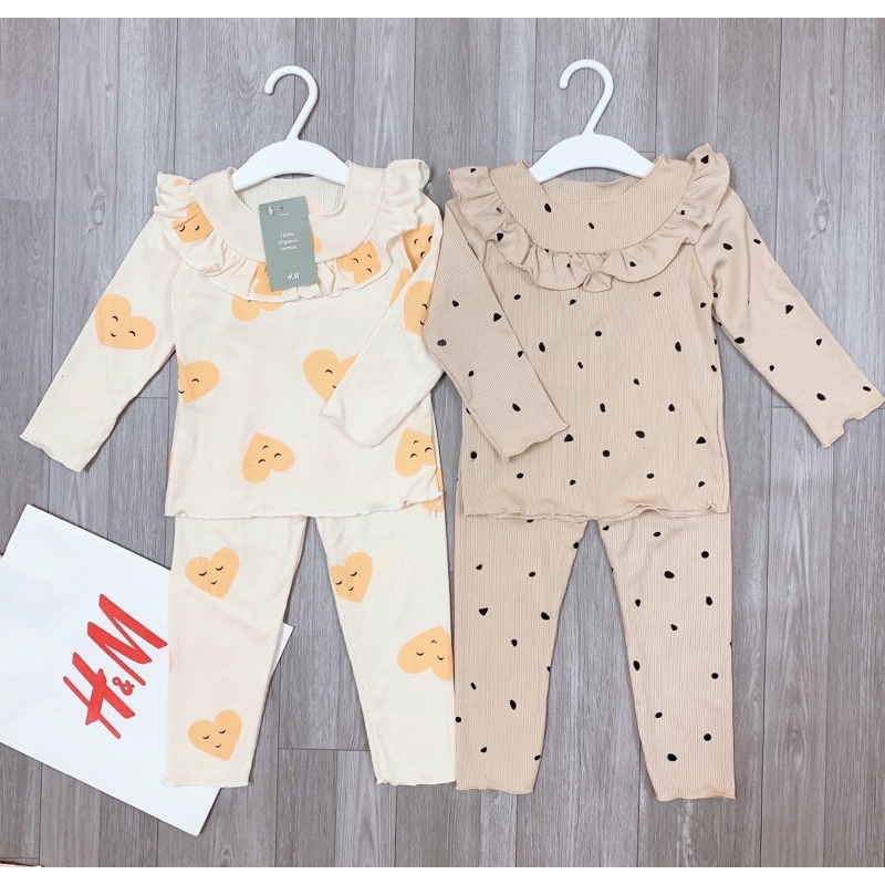 Set 2 bộ thun tăm dài tay cổ tròn bé gái, bộ mặc nhà đi học phối bèo ngực điệu họa tiết chấm bi và tim dễ thương mềm mịn