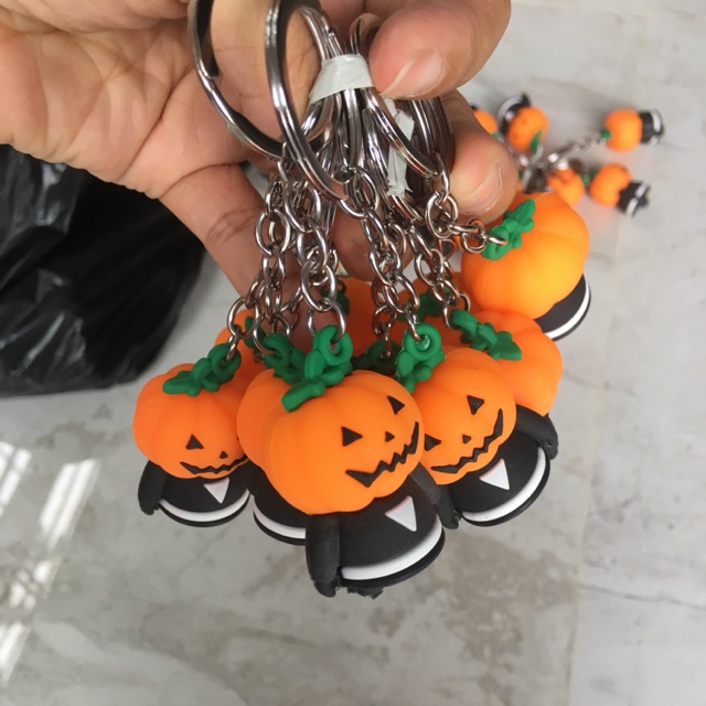 Móc khoá quà tặng Halloween bí ngô, ma dạ quang