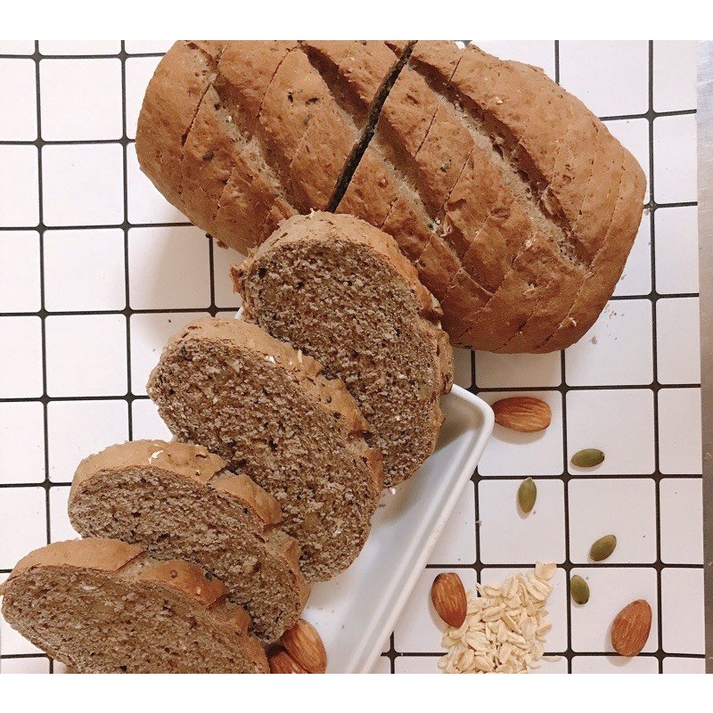 Bánh mì đen nguyên cám Bếp Mẹ ONICI set nguyên liệu thành phẩm 4 ổ 220gr