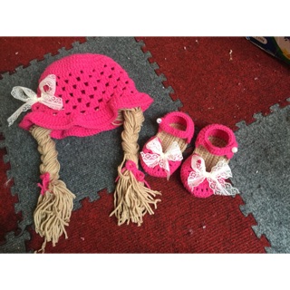 Set mũ và giày bé gái hanmade