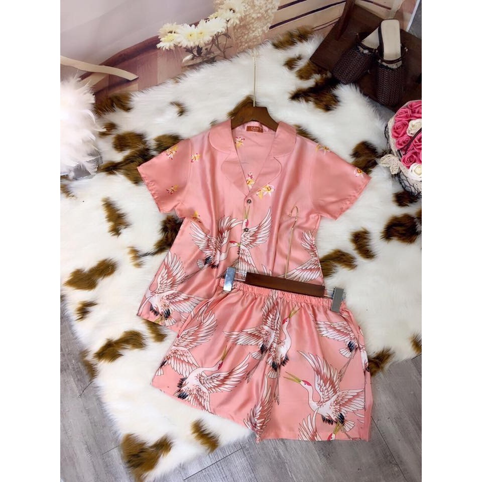 Bộ ngủ lụa hạc tay cộc quần đùi cao cấp