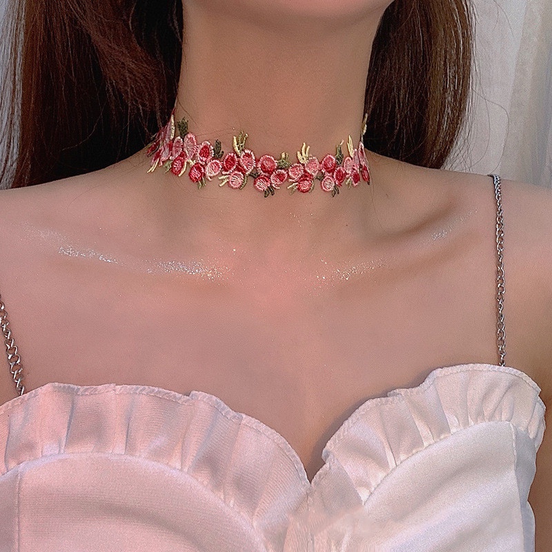 Vòng Cổ Choker Họa Tiết Hoa Thời Trang