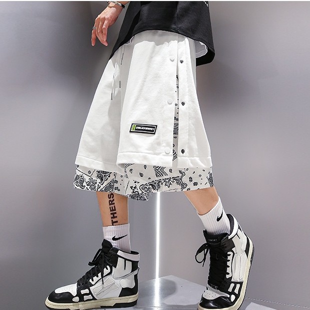 Thời trang Phong cách Hip Hop Đàn ông Đường phố Quần short giả hai nút màu đen và trắng