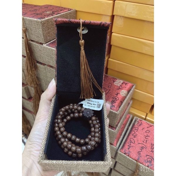 Vòng trầm hương tống gia