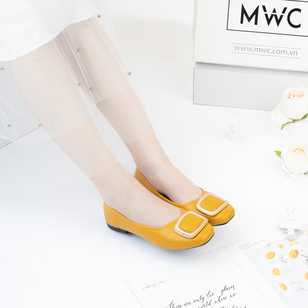 Giày búp bê nữ mũi tròn chất liệu da cao cấp đính khóa cách điệu phong cách hiện đại nữ tính MWC NUBB- 2182