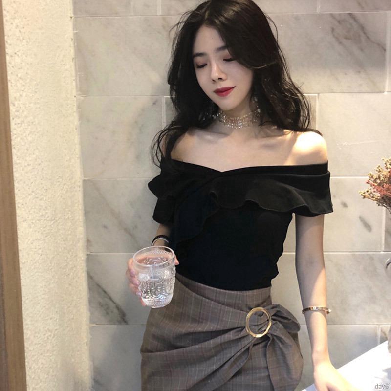 Áo thun nữ hở vai dáng ôm kiểu Hàn Quốc